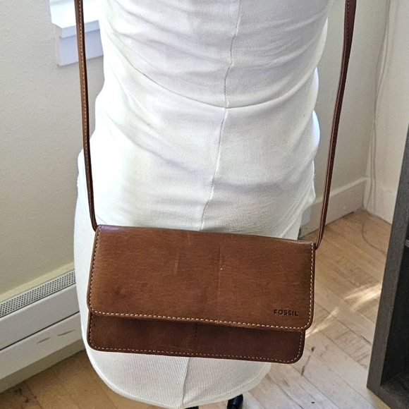 Fossil Genuine Brown Leather Womens Clutch Wallet Detachable Crossbody Bi Fold - Picture 1 of 6